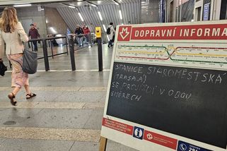 Jeďte tramvají. Kvůli šestici mladíků je stanice metra Staroměstská zavřená na velkou část prázdnin - Novinky